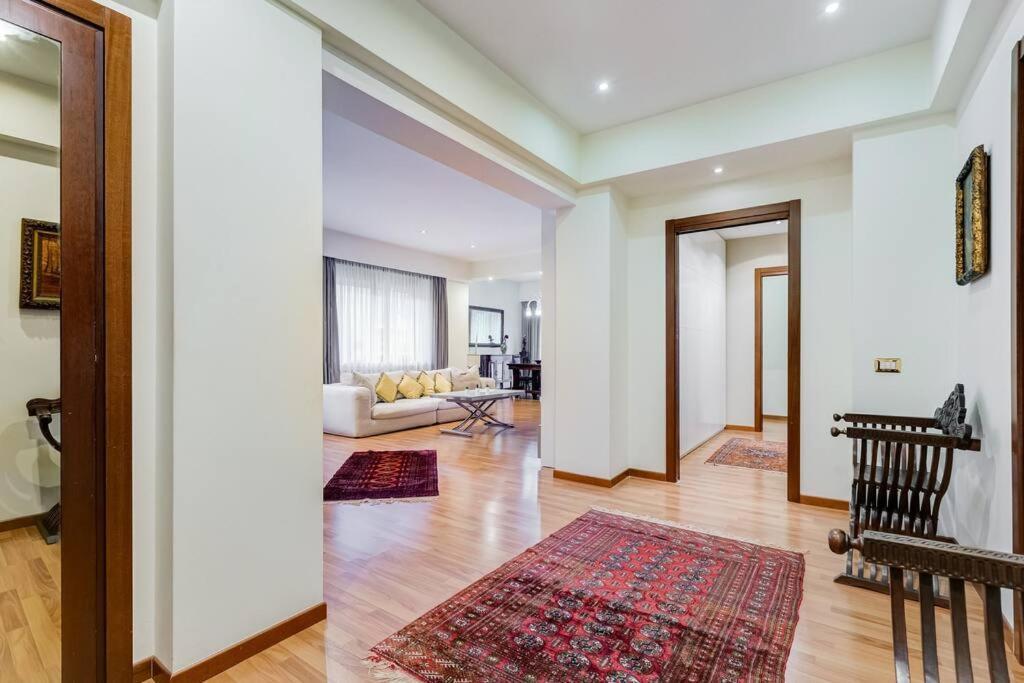 Exclusive Apartment In Eur Lake Rzym Zewnętrze zdjęcie