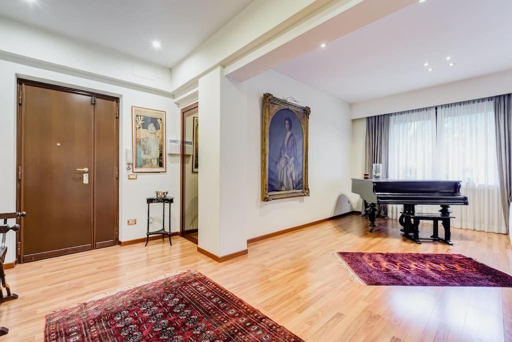 Exclusive Apartment In Eur Lake Rzym Zewnętrze zdjęcie
