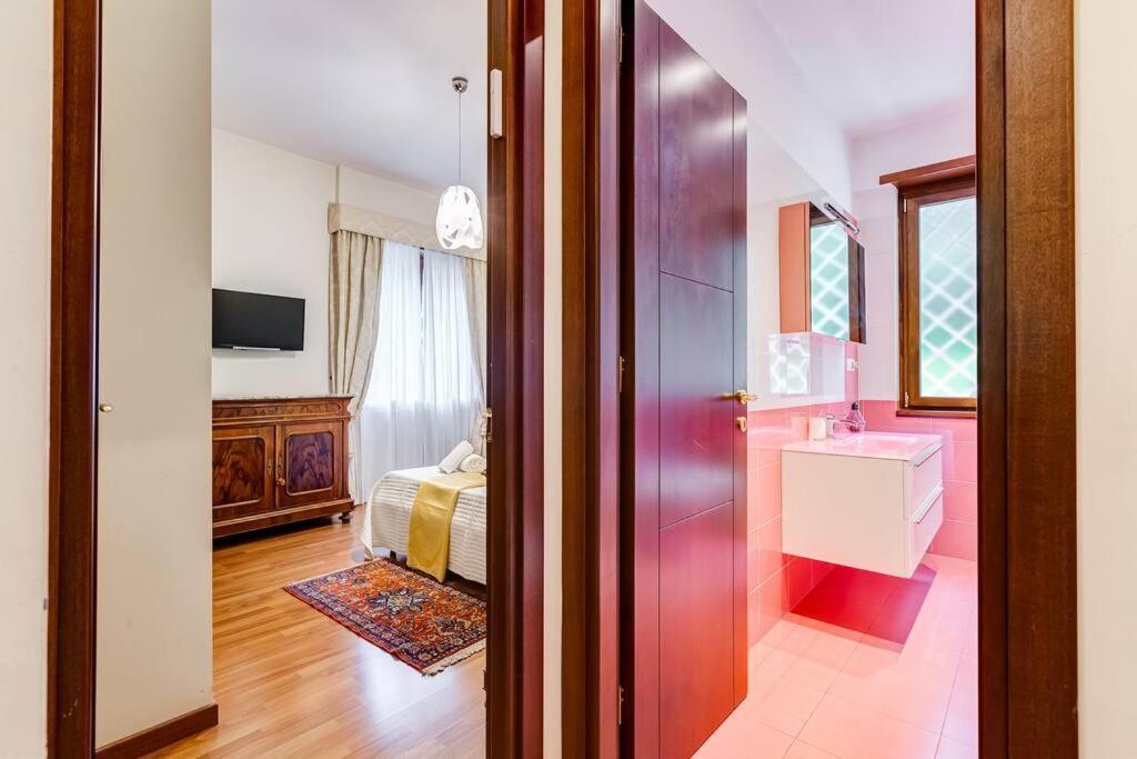 Exclusive Apartment In Eur Lake Rzym Zewnętrze zdjęcie