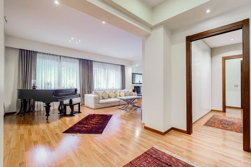 Exclusive Apartment In Eur Lake Rzym Zewnętrze zdjęcie